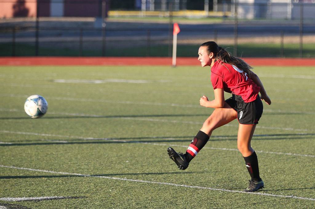 Lauren Bayne advances the ball for Coupeville. (Photo by John Fisken)