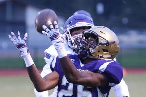 Oak Harbor trounces Kamiak / Football