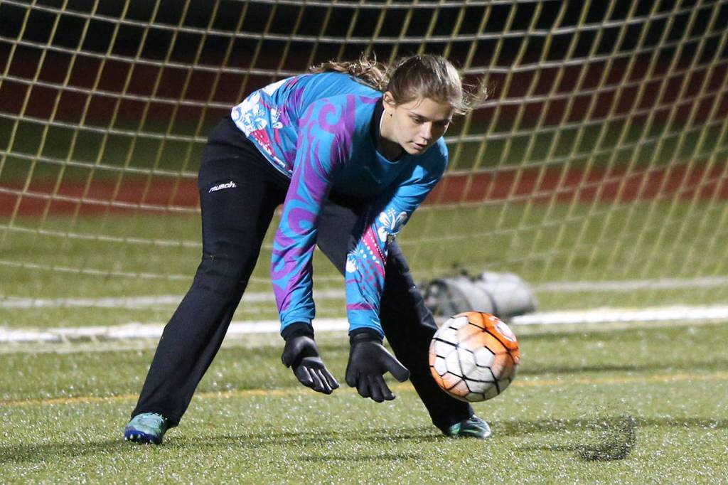 Wildcat keeper Trinity Stiles-Parden scoops up an Everett shot.(Photo by John Fisken)