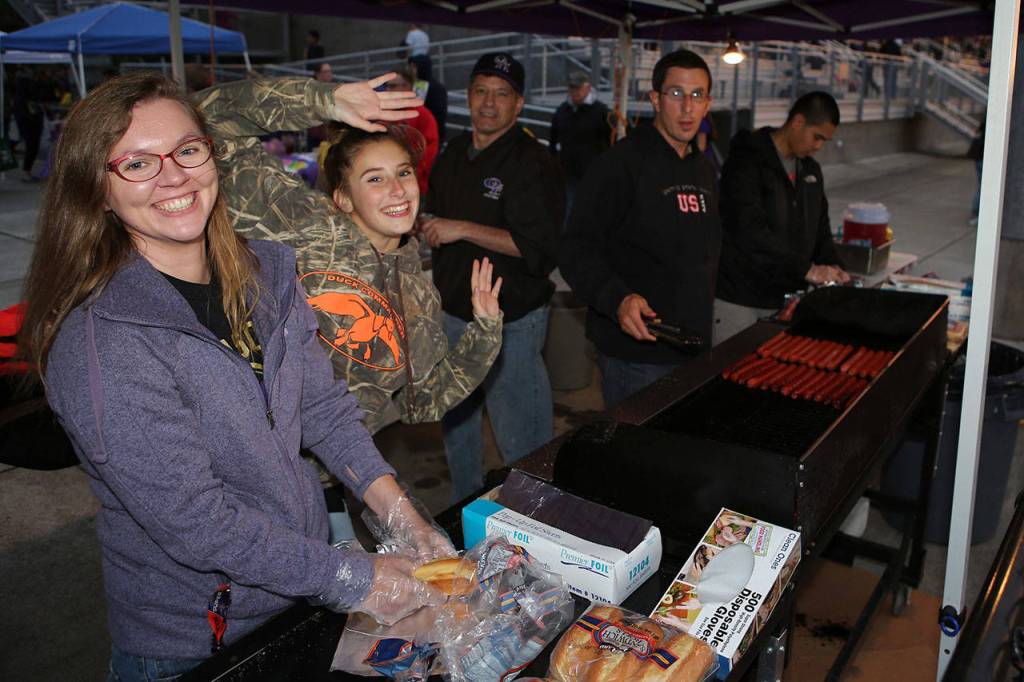 Game-day experience / Football fan photos