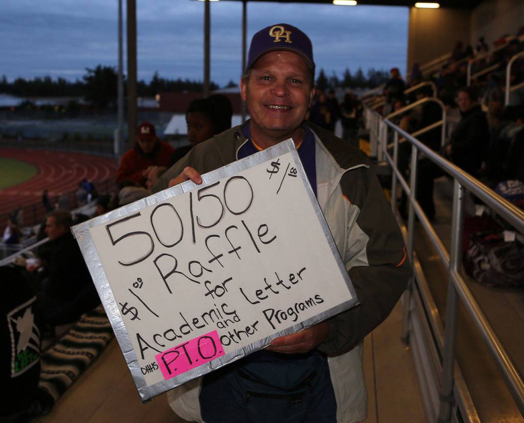 Game-day experience / Football fan photos