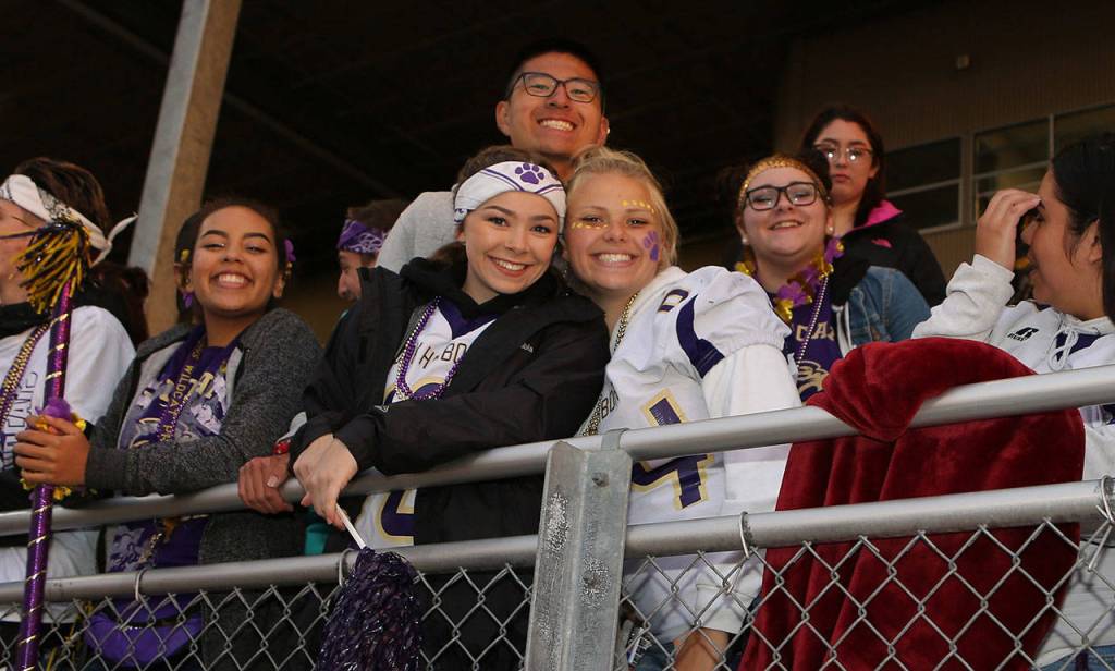 Game-day experience / Football fan photos