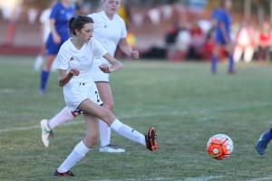 Wolves slide by Chimacum / Soccer