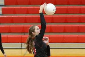 Wildcats win, Wolves lose as teams break 3-0 trend / Volleyball