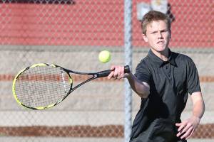 Wolves win twice / Tennis