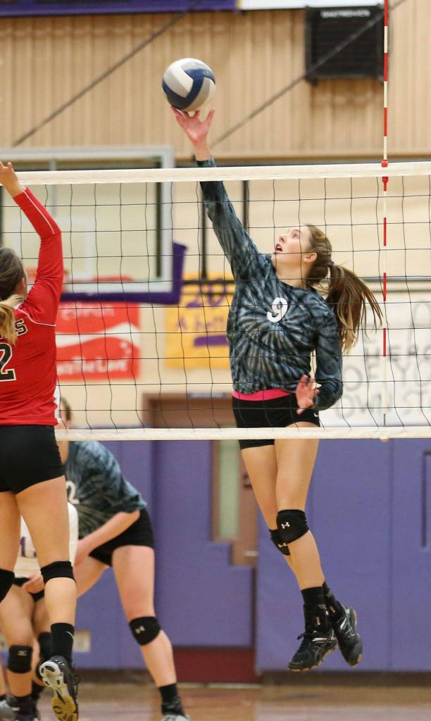 Leielle Salinger tips for an Oak Harbor point.(Photo by John Fisken)