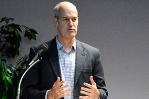 U.S. representative talks issues at chamber luncheon