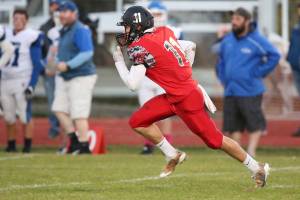 Wolves can’t catch Cowboys / Football