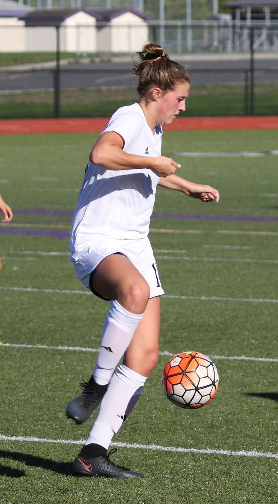 Lindsey Roberts controls the ball against Vashon Island.(Photo by John Fisken)