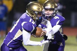 Wildcats silence Seattle Prep; Bellevue next / Football