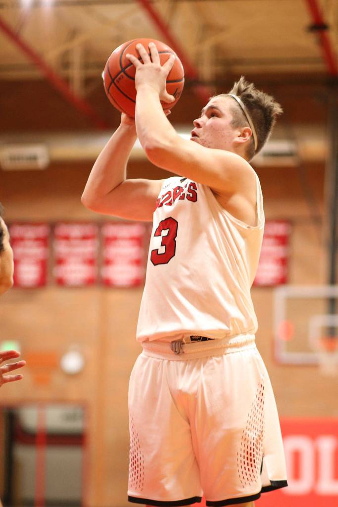Coupevilles Hunter Downes puts up a jumper in Wednesdays win.(Photo by John Fisken)
