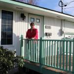 Tammi Moses stays up on the latest news and advice about de-cluttering and hoarding from her home office. She often consults with children of aging parents who face downsizing decades of accumulated items.