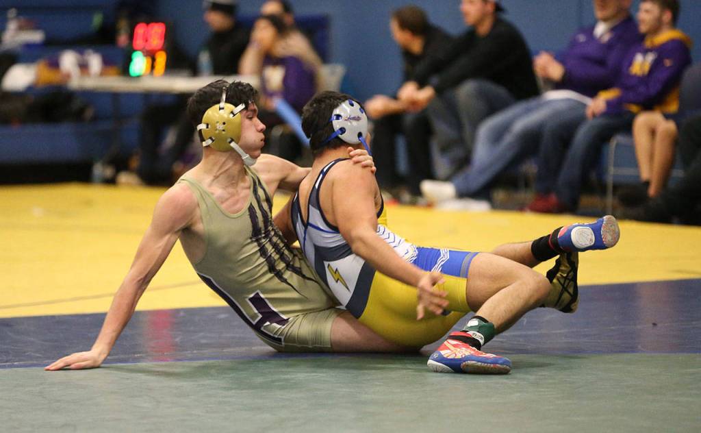 Shingo Johnston, left, fights for control in the Hazen match last weekend.(Photo by John Fisken)