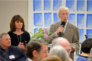 ‘Conductor’ leads night of laughs, rich desserts and fund-raising