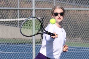 Wildcats lose opener to EW / Tennis