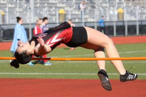 Wolves, Wildcats start season at Island Jamboree / Track