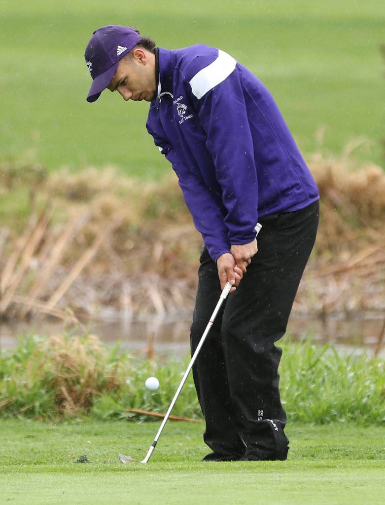 Haven Brown chips onto the green in Mondays Wesco North match.(Photo by John Fisken)