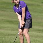Beth Paul concentrates on her next shot.(Photo by John Fisken)