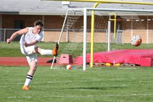 Coupeville, Oak Harbor teams head to playoffs