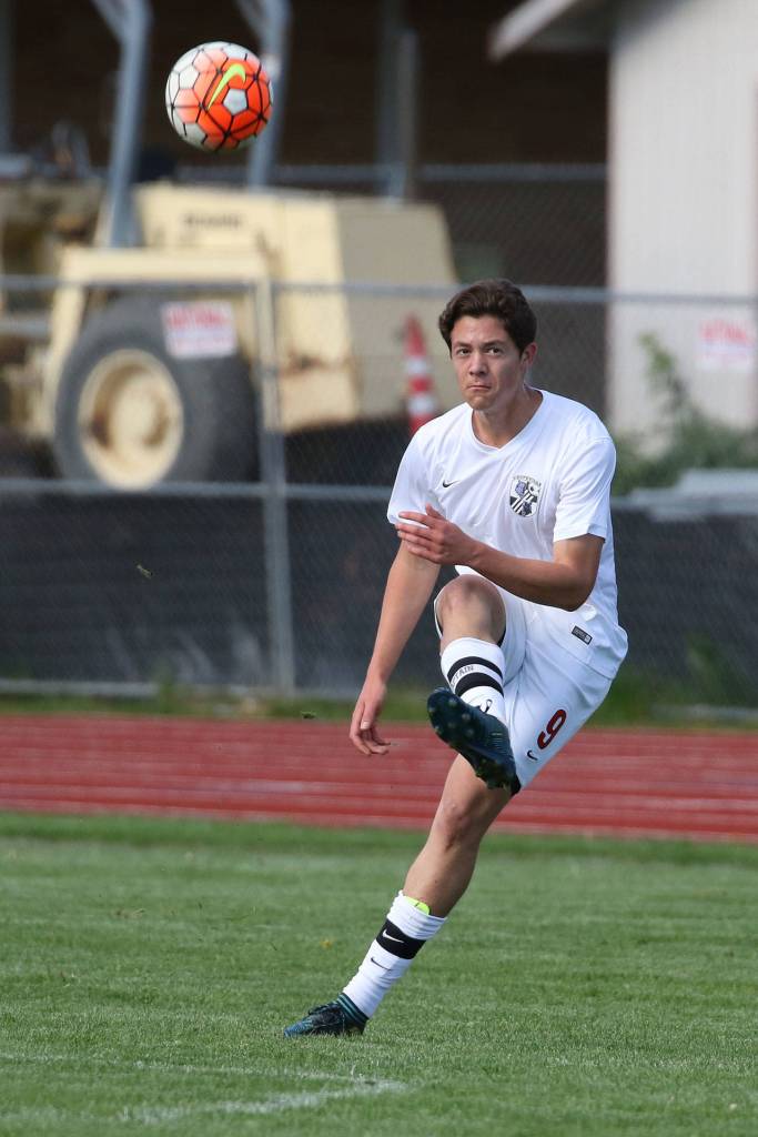 William Nelson drives the ball in Mondays match.(Photo by John Fisken)