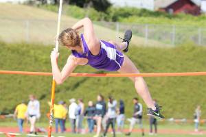 Oak Harbor boys 3rd, girls 4th at Twilight Invitational / Track
