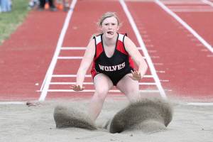 Coupeville shows off skills / Middle school track