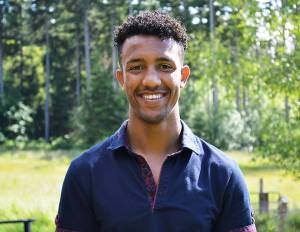 SVC grad earns full 2-year scholarship to UW