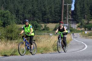 Land Trust bike ride draws sun, pelicans, 100 riders