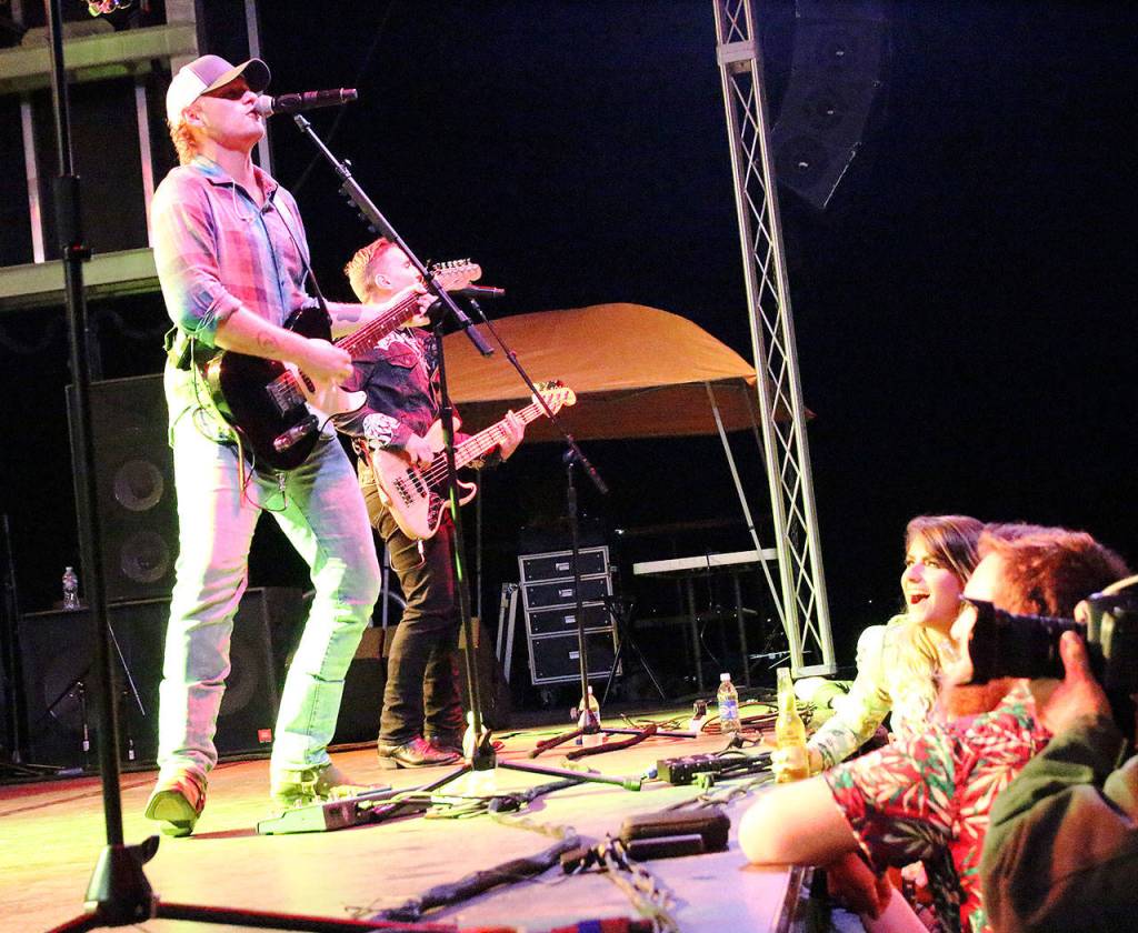 Festival rocks Oak Harbor through the weekend