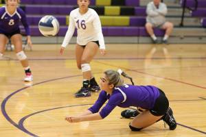 Photos: Oak Harbor hosts jamboree / Volleyball