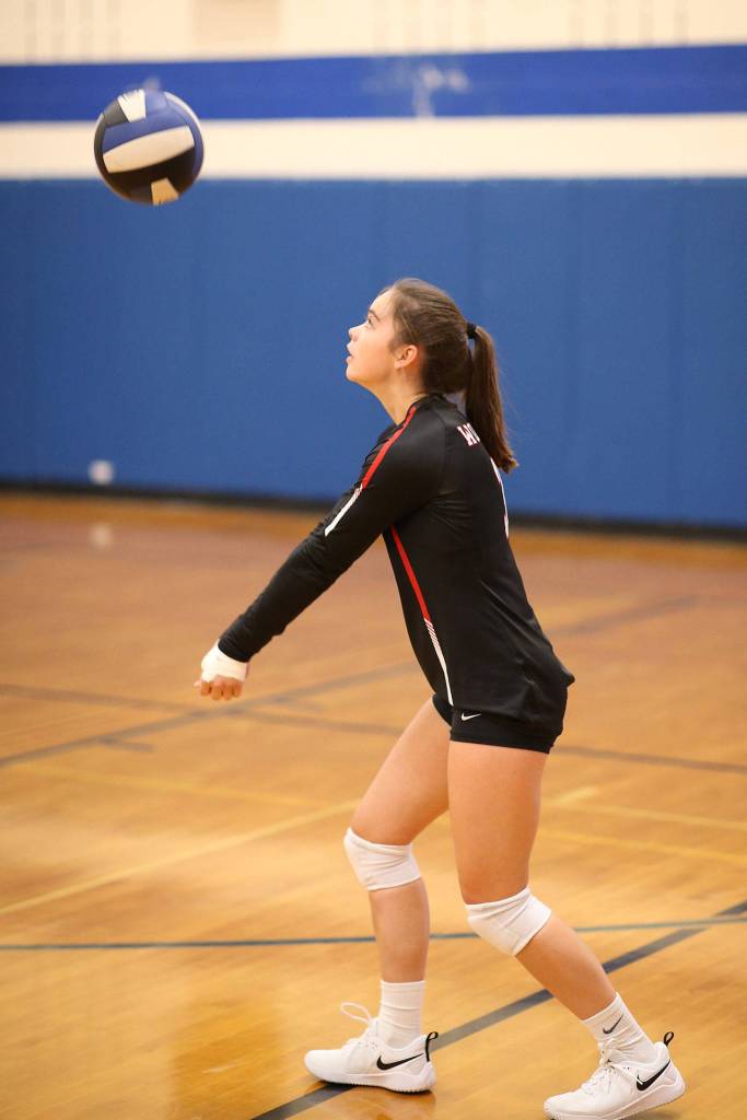 Maya Toomey-Stout gets the offense started with a pass.(Photo by John Fisken)