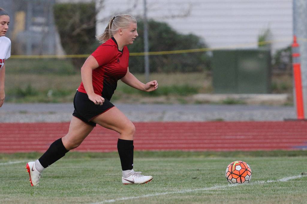 Avalon Renninger advances the ball for Coupeville.(Photo by John Fisken)