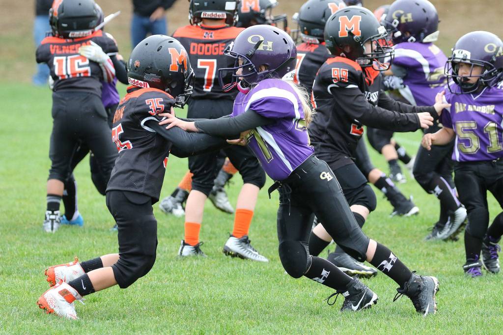 Photos: Oak Harbor teams compete at Fort Nugent / Youth football