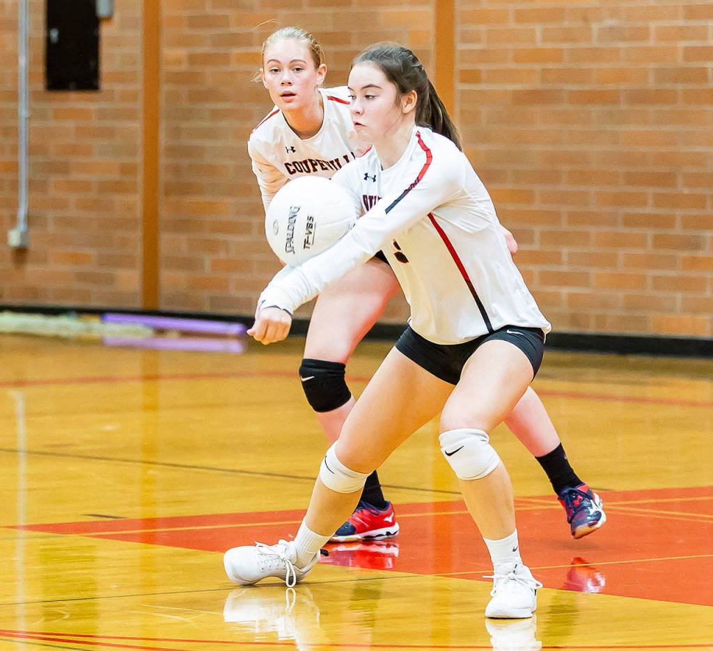 Maya Toomey-Stout gets the offense going with a pass.(Photo by John Fisken)