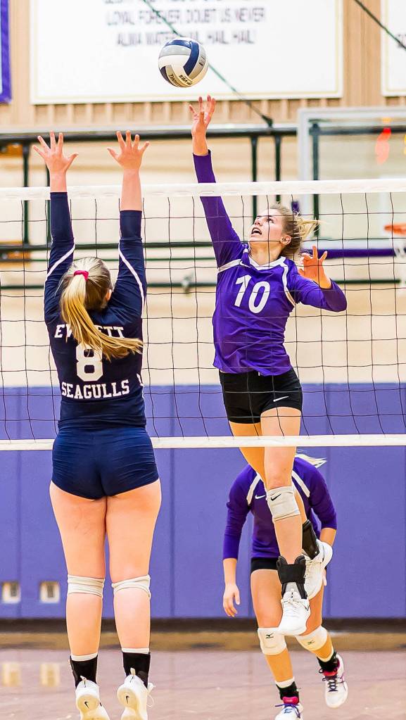 Morgan Pease tips for a kill.(John Fisken photo)