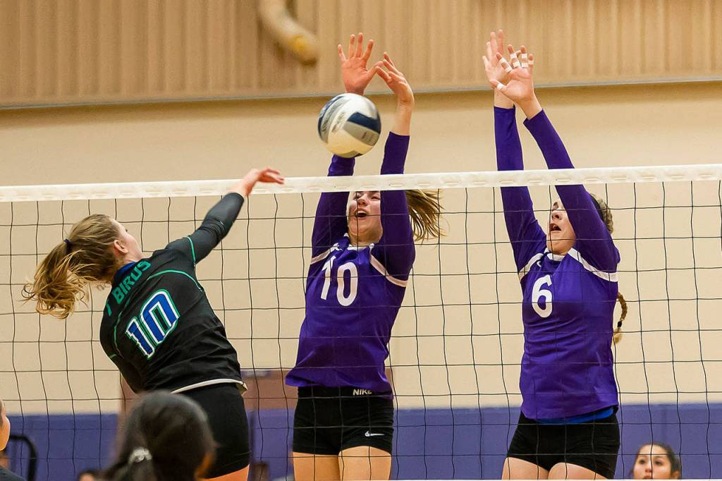 Morgan Pease (10), Payton Parks (6).(Photo by John Fisken)