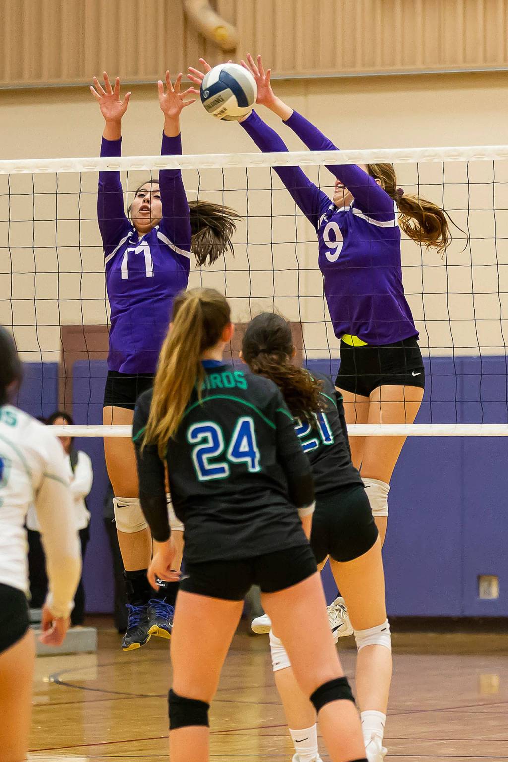 Leah Quidachay (11), Leielle Salinger (9).(Photo by John Fisken)