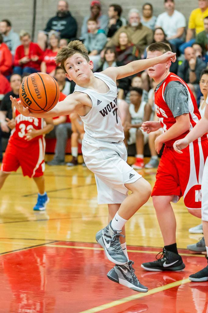 Photos: ‘Little’ Wolves, Wildcats begin seasons / Basketball