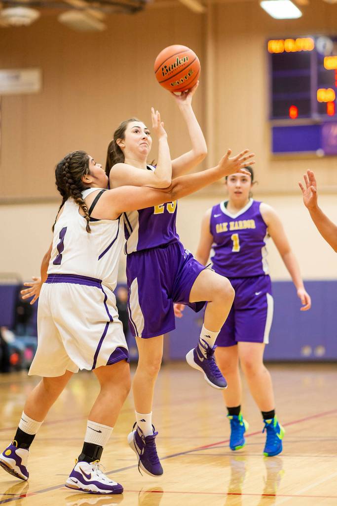 Photos: Wildcats display talents in annual scrimmage / Boys, girls basketball