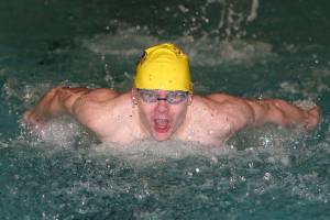 Winter prep preview / Oak Harbor swim and dive