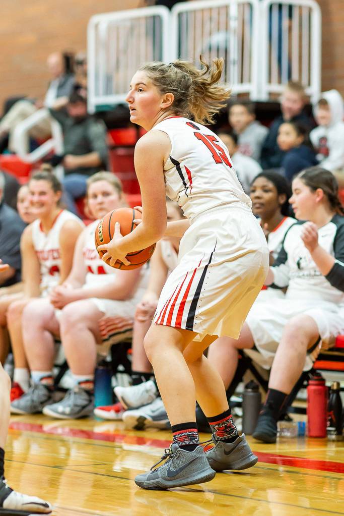 Tia Wurzrainer looks for an open teammate.(Photo by John Fisken)