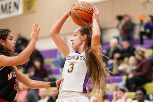 Murphy’s defense shuts down Oak Harbor / Girls basketball
