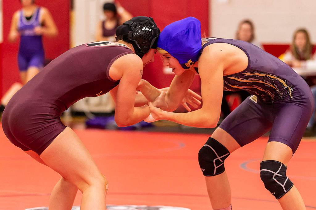 Oak Harbor wins half its matches at Stanwood / Girls wrestling