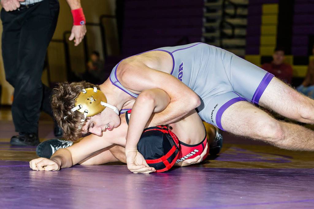 Ethan Pace pins Snohomishs Karson Castillo.(Photo by John Fisken)