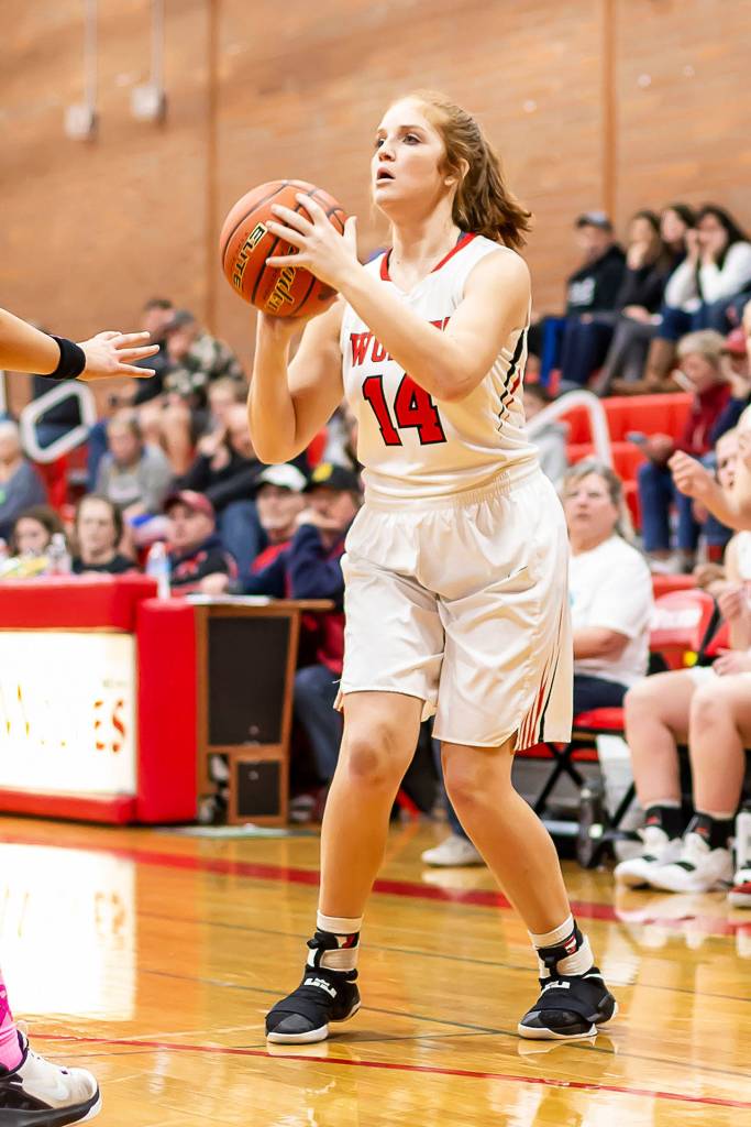Ema Smith gets ready to sink one of her three three-pointers in the game.(Photo by John Fisken)