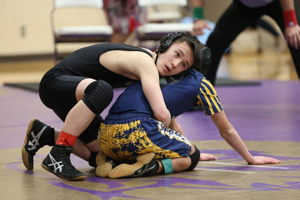 Jason Smith, top, gets ready to start a round.(Photo by John Fisken)