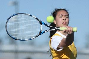 Wildcats nip Falcons / Tennis
