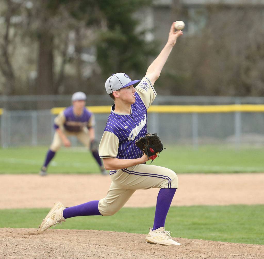 Andrew Dixon throws in relief Tuesday. (Photo by John Fisken)