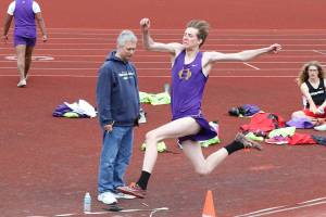 Wildcats trail in 3-team meet / Track