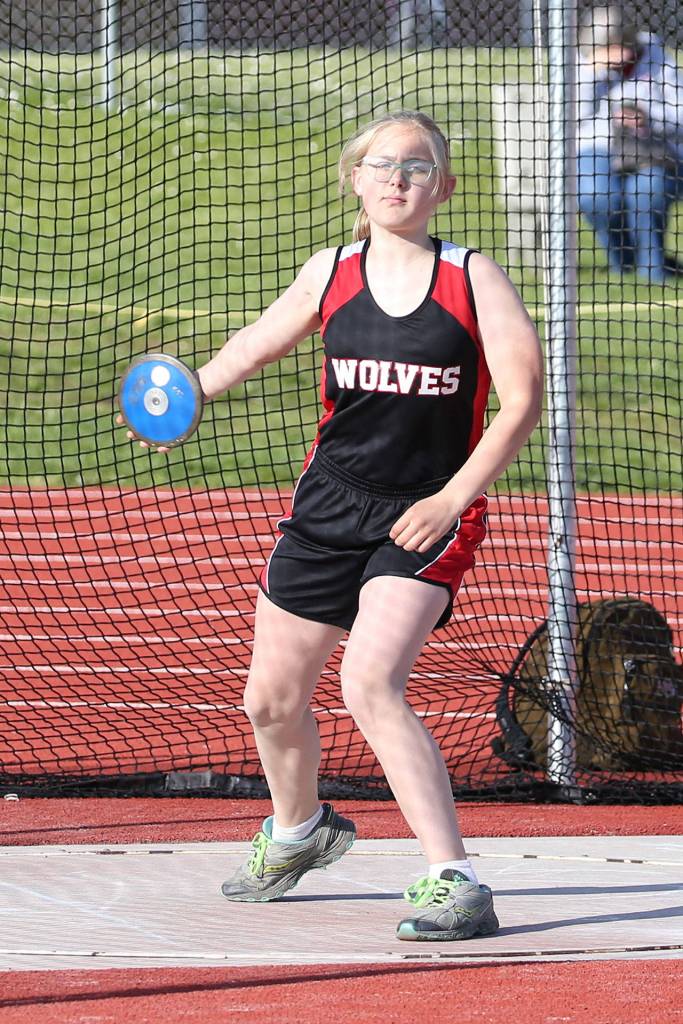 Photos: Coupeville hosts 3-team meet / Middle school track